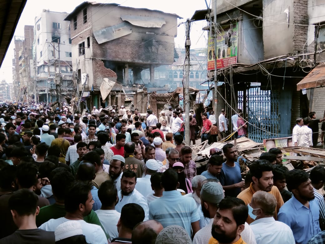 স্বপ্ন হলো ছাই, ভোরের কাগজের ছবিতে বঙ্গবাজার অগ্নিকাণ্ড