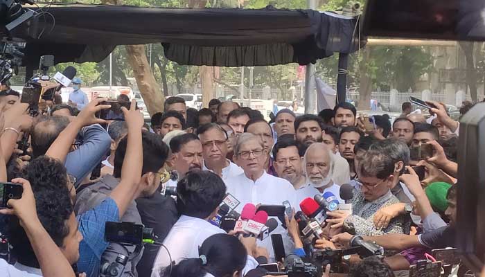 শহীদ মিনারে জাফরুল্লাহ চৌধুরীকে শেষ শ্রদ্ধা