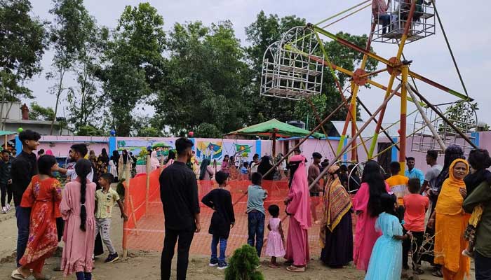 আখাউড়ায় শিশু বিনোদন কেন্দ্রে উপচেপড়া ভিড়