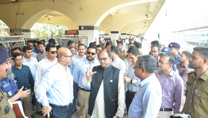 কমলাপুর রেলস্টেশন পরিদর্শন রেলমন্ত্রীর