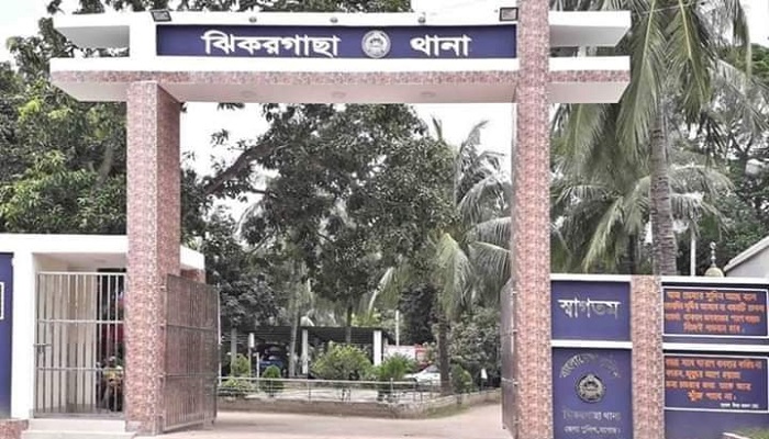 ঝিকরগাছায় মসজিদের ছাদ থেকে পড়ে নিহত ১