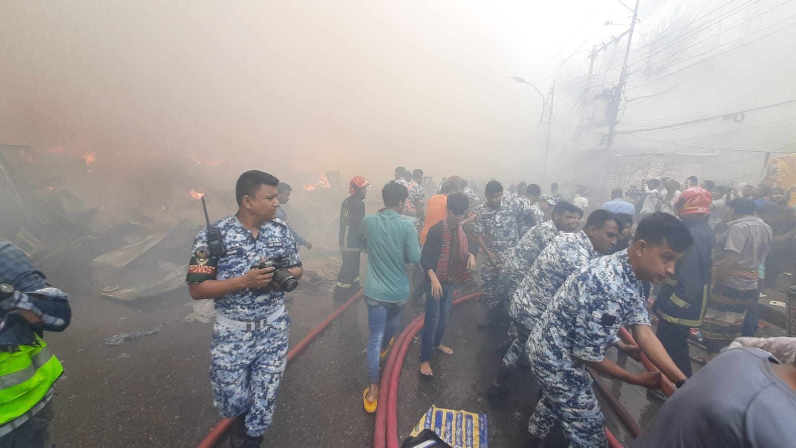 স্বপ্ন হলো ছাই, ভোরের কাগজের ছবিতে বঙ্গবাজার অগ্নিকাণ্ড