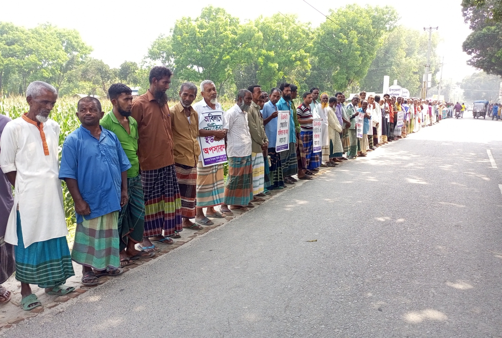 খানসামায় ইউএনও’র অপসারণ দাবি