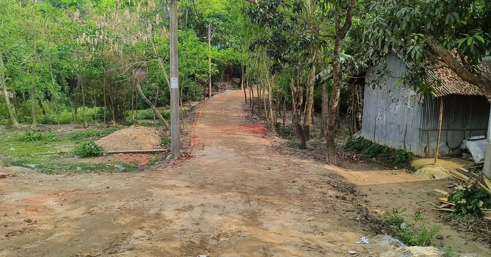 শান্তিগঞ্জে সড়কের অভাবে কাজে আসছে না ১৪ কোটি টাকার সেতু