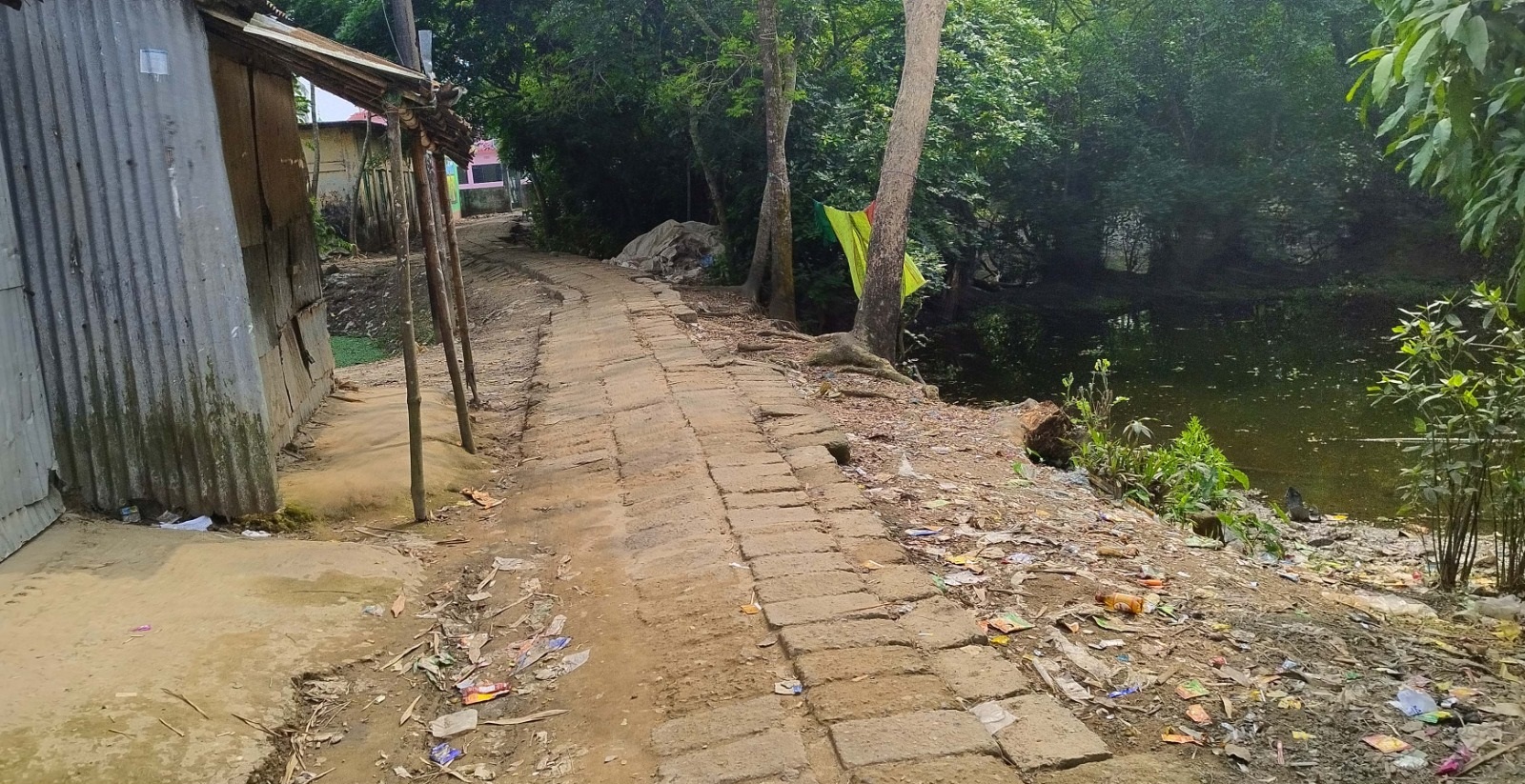 শান্তিগঞ্জে সড়কের অভাবে কাজে আসছে না ১৪ কোটি টাকার সেতু