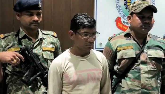 প্রেমিকার বিয়েতে বোমা উপহার, বরসহ নিহত ২