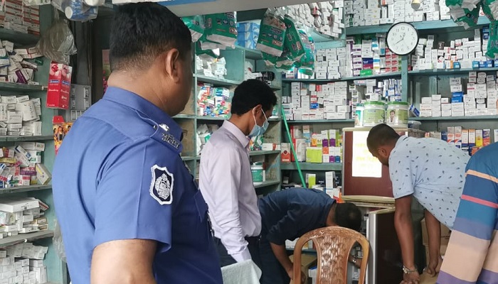 নগরকান্দায় ২ ফার্মেসীকে ২৫ হাজার টাকা জরিমানা