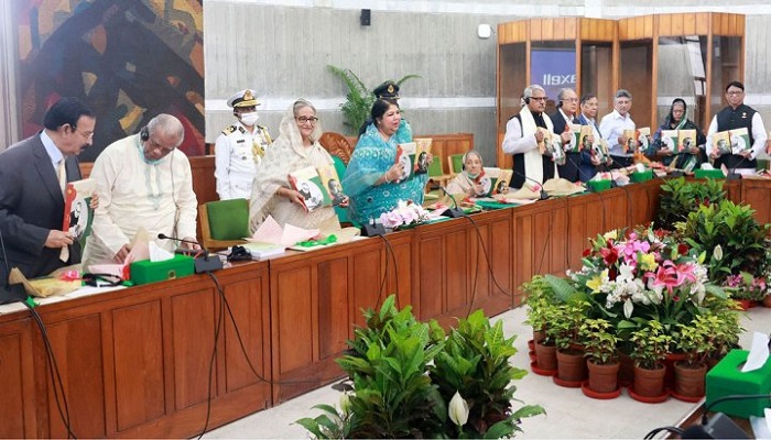 ‘বঙ্গবন্ধু’ ও ‘মুজিববর্ষের বিশেষ অধিবেশন’ বইয়ের মোড়ক উন্মোচন