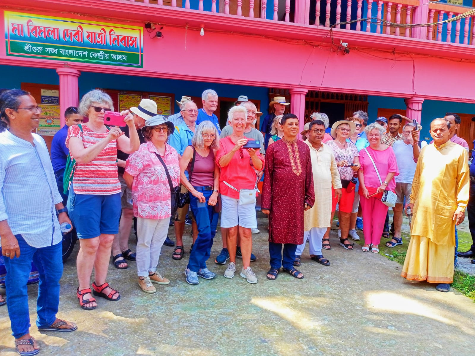 ২২ বিদেশি পর্যটক নিয়ে কাউখালী ঘুরে গেলো ‘গঙ্গা বিলাস’