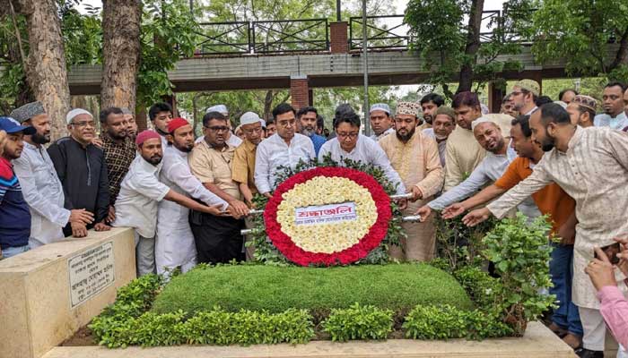 মেয়র হানিফের জন্মদিনে সর্বস্তরের মানুষের শ্রদ্ধা