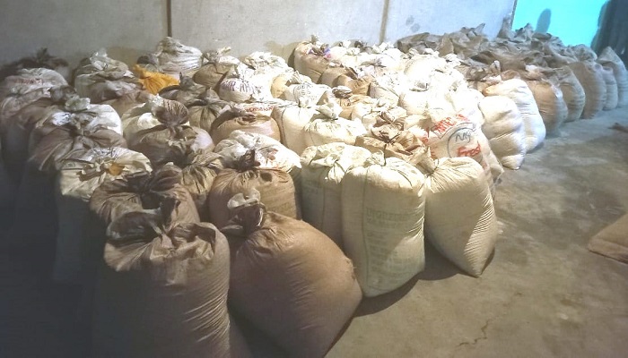 নেত্রকোণায় ৭৯ বস্তা ভারতীয় চিনি জব্দ আটক ১
