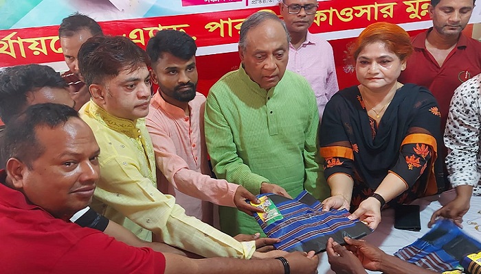 অনির্বাচিত সরকার জোর করে দেশ চালাচ্ছে