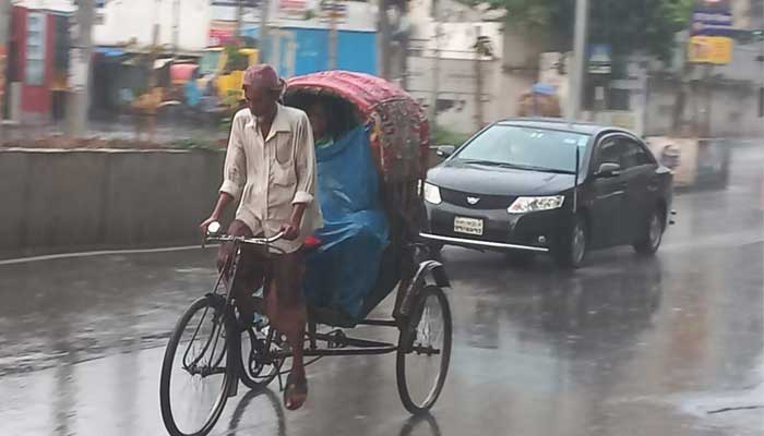 হাতিরঝিল-মহাখালী এলাকায় মুষলধারে বৃষ্টি