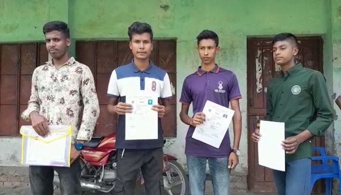নেত্রকোণায় এসএসসির প্রবেশপত্র প্রদানে অনিয়ম