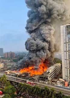 স্বপ্ন হলো ছাই, ভোরের কাগজের ছবিতে বঙ্গবাজার অগ্নিকাণ্ড