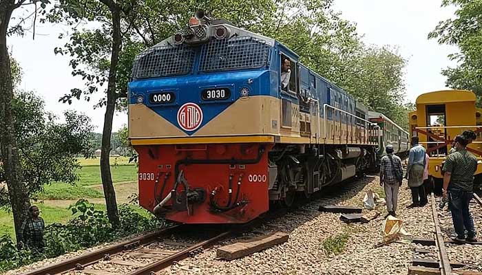 ৩০ ঘণ্টা পর ব্রাহ্মণবাড়িয়ায় ট্রেন চলাচল স্বাভাবিক