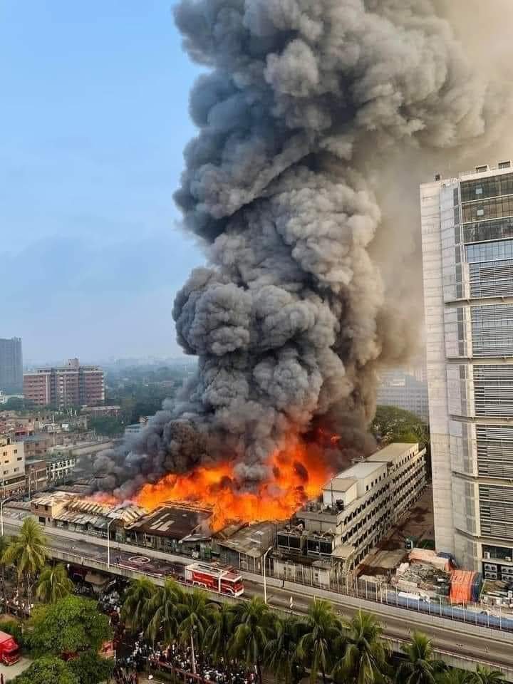 স্বপ্ন হলো ছাই, ভোরের কাগজের ছবিতে বঙ্গবাজার অগ্নিকাণ্ড