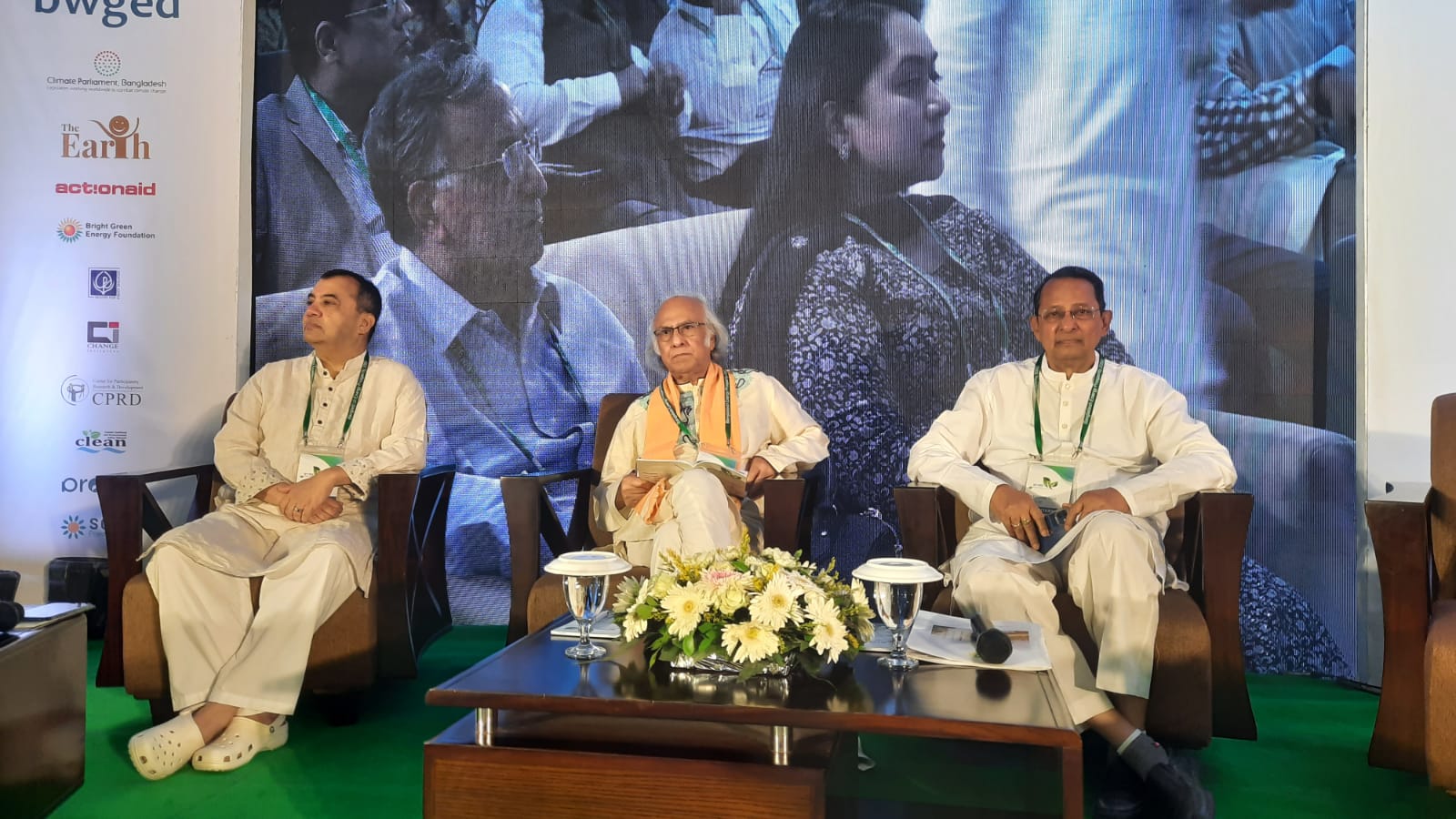জ্বালানি নিরাপত্তা ইস্যুকে বিরাজনীতিকরণ করতে হবে
