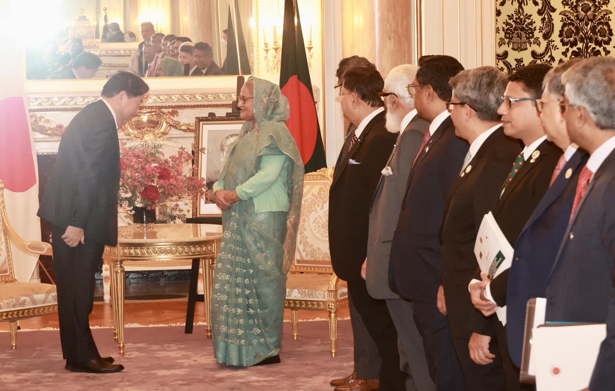 জাপান সম্রাটের সঙ্গে প্রধানমন্ত্রীর সাক্ষাত
