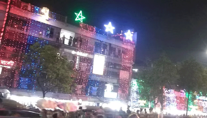নূর ম্যানশনে ধোঁয়া, গাউছিয়া মার্কেটে ছড়ালো আতঙ্ক
