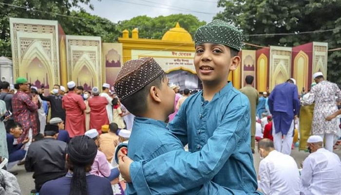 আজ পবিত্র ঈদুল ফিতর