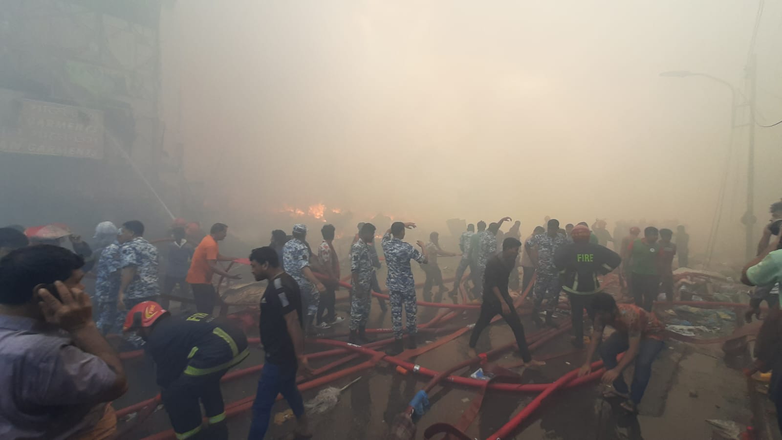 স্বপ্ন হলো ছাই, ভোরের কাগজের ছবিতে বঙ্গবাজার অগ্নিকাণ্ড