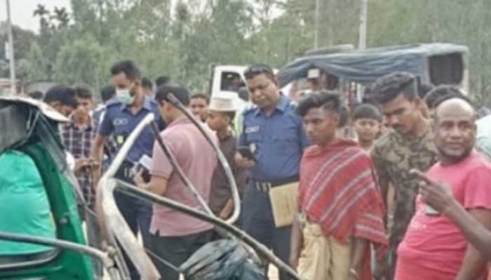 গাইবান্ধায় বাসচাপায় সিএনজির ৪ যাত্রী নিহত