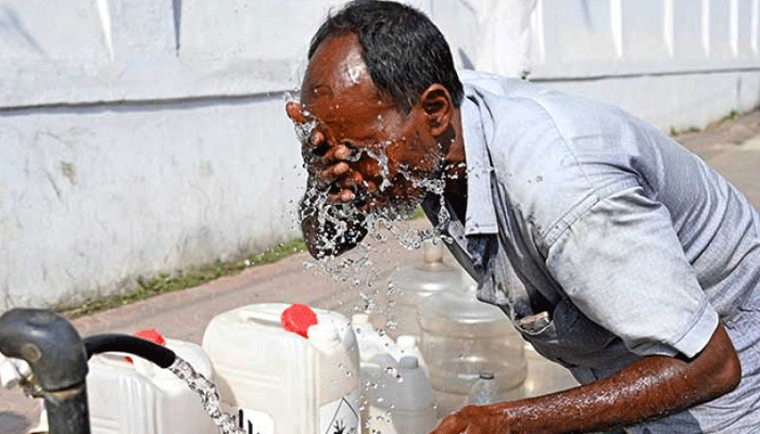 তাপদাহে পুড়ছে রাজশাহী