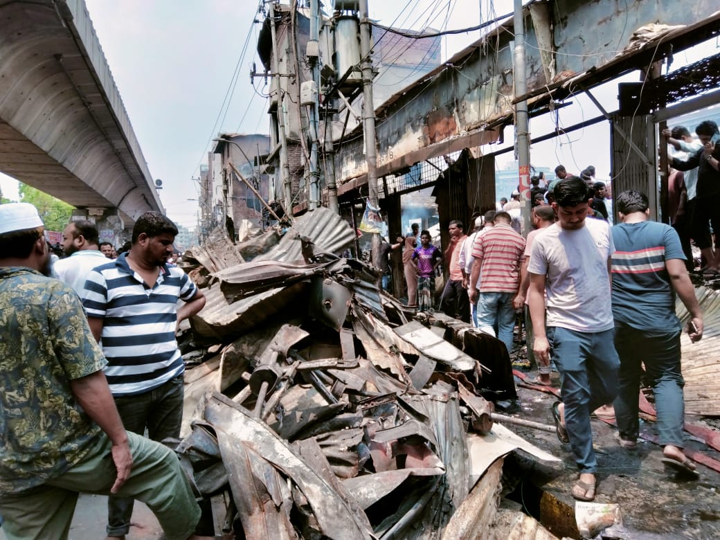 স্বপ্ন হলো ছাই, ভোরের কাগজের ছবিতে বঙ্গবাজার অগ্নিকাণ্ড