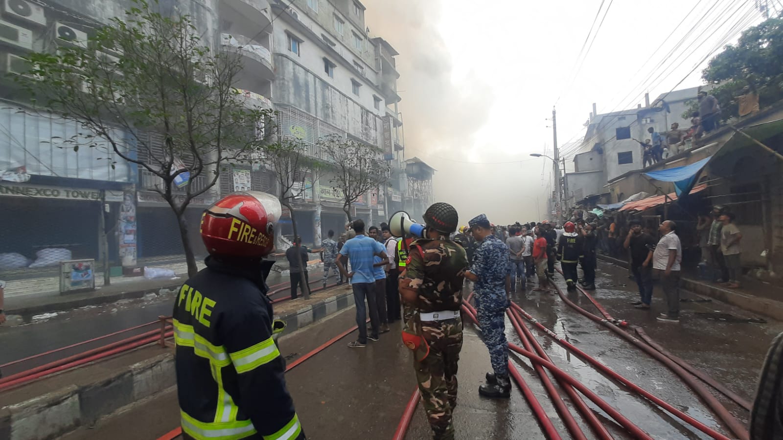 স্বপ্ন হলো ছাই, ভোরের কাগজের ছবিতে বঙ্গবাজার অগ্নিকাণ্ড
