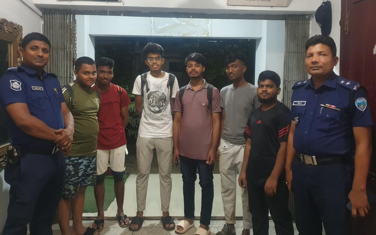 দুর্গম পাহাড় থেকে ৬ পর্যটক উদ্ধার