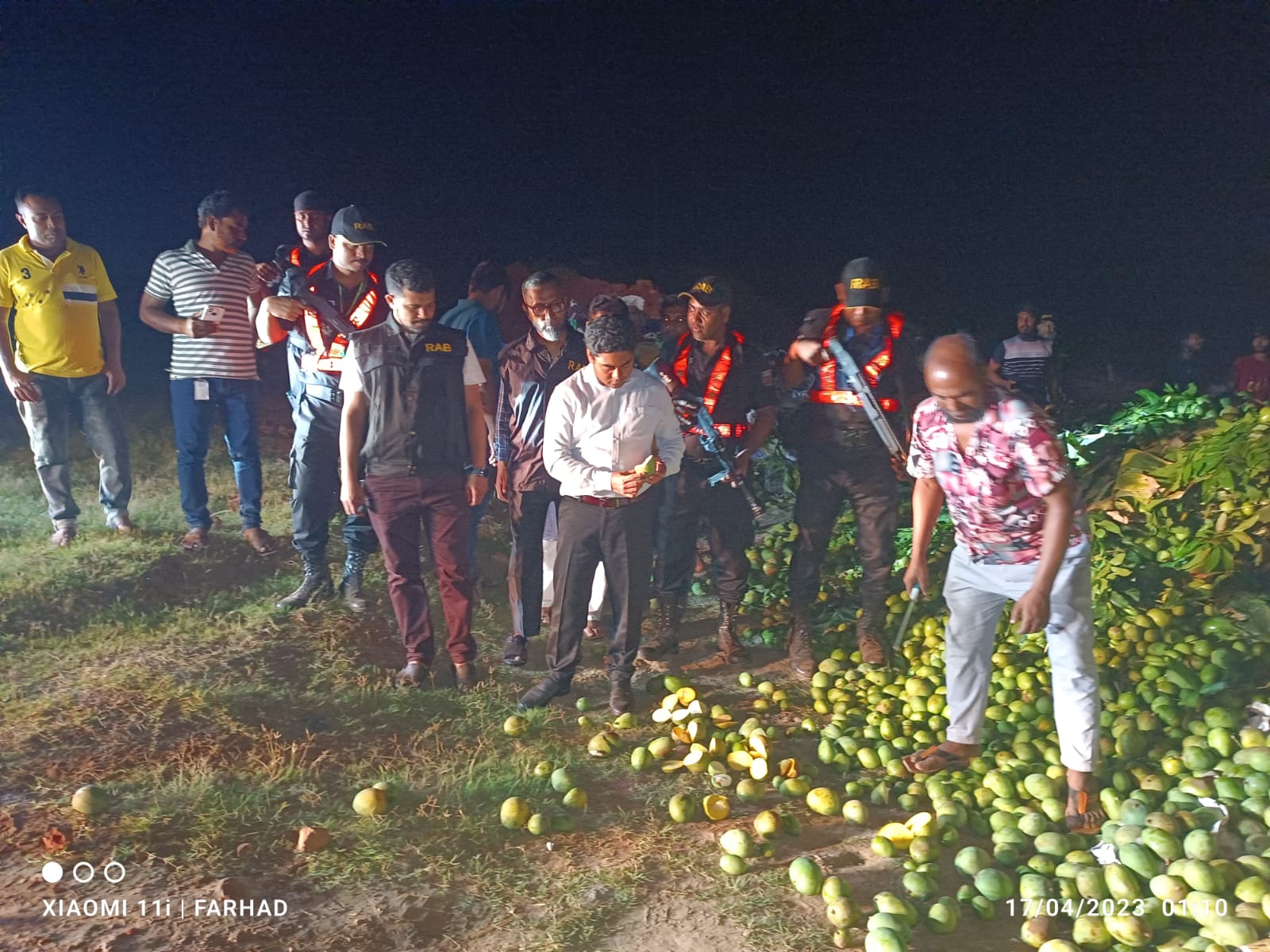 সাতক্ষীরায় কার্বাইড মেশানো ৮ হাজার কেজি আম জব্দ