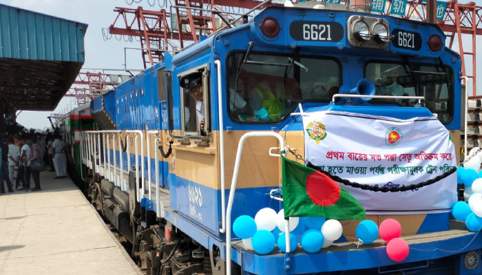 পদ্মা সেতুর রেলপথ অংশে পরীক্ষামূলক টেন চলাচল শুরু