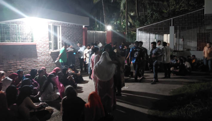 পবিপ্রবির ভিসি বাসভবনে অবরুদ্ধ