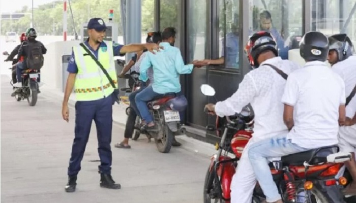 পদ্মা সেতুতে মোটরসাইকেল চলাচল শুরু
