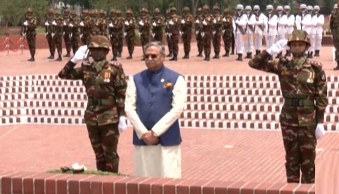 স্মৃতিসৌধে বীর শহীদদের প্রতি রাষ্ট্রপতির শ্রদ্ধা
