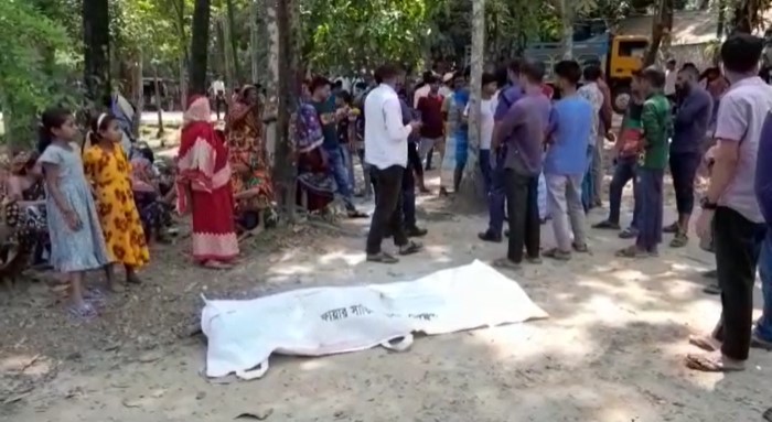 নেত্রকোণায় পিকআপ-সিএনজি মুখোমুখি সংঘর্ষ, নিহত ২