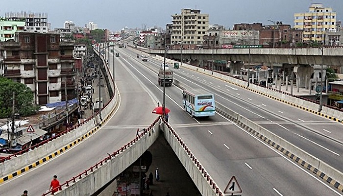 হানিফ ফ্লাইওভারে বাসের ধাক্কা, যুবক নিহত