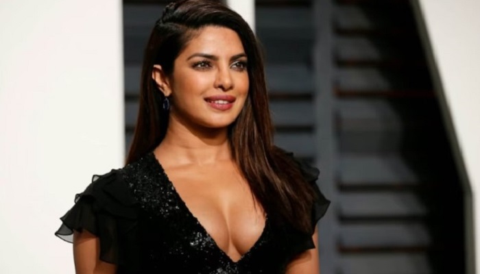 টুইটারে ব্লু টিক ফেরত পেলেন প্রিয়াঙ্কা