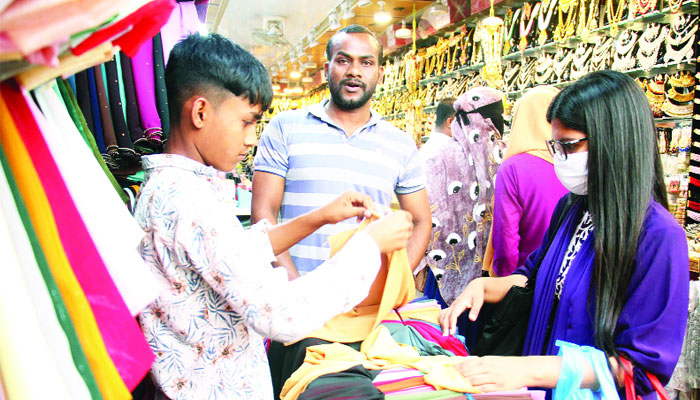 ঈদ ঘিরে পোশাকের অস্বাভাবিক দাম
