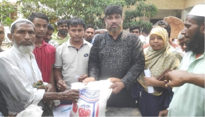 আলফাডাঙ্গায় ভিজিএফ কার্ডের চাল বিতরণ শুরু