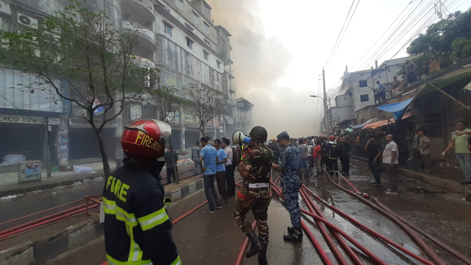 স্বপ্ন হলো ছাই, ভোরের কাগজের ছবিতে বঙ্গবাজার অগ্নিকাণ্ড
