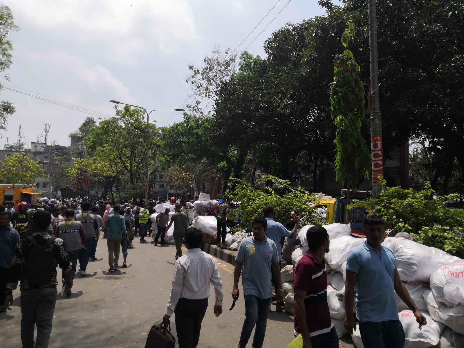 স্বপ্ন হলো ছাই, ভোরের কাগজের ছবিতে বঙ্গবাজার অগ্নিকাণ্ড