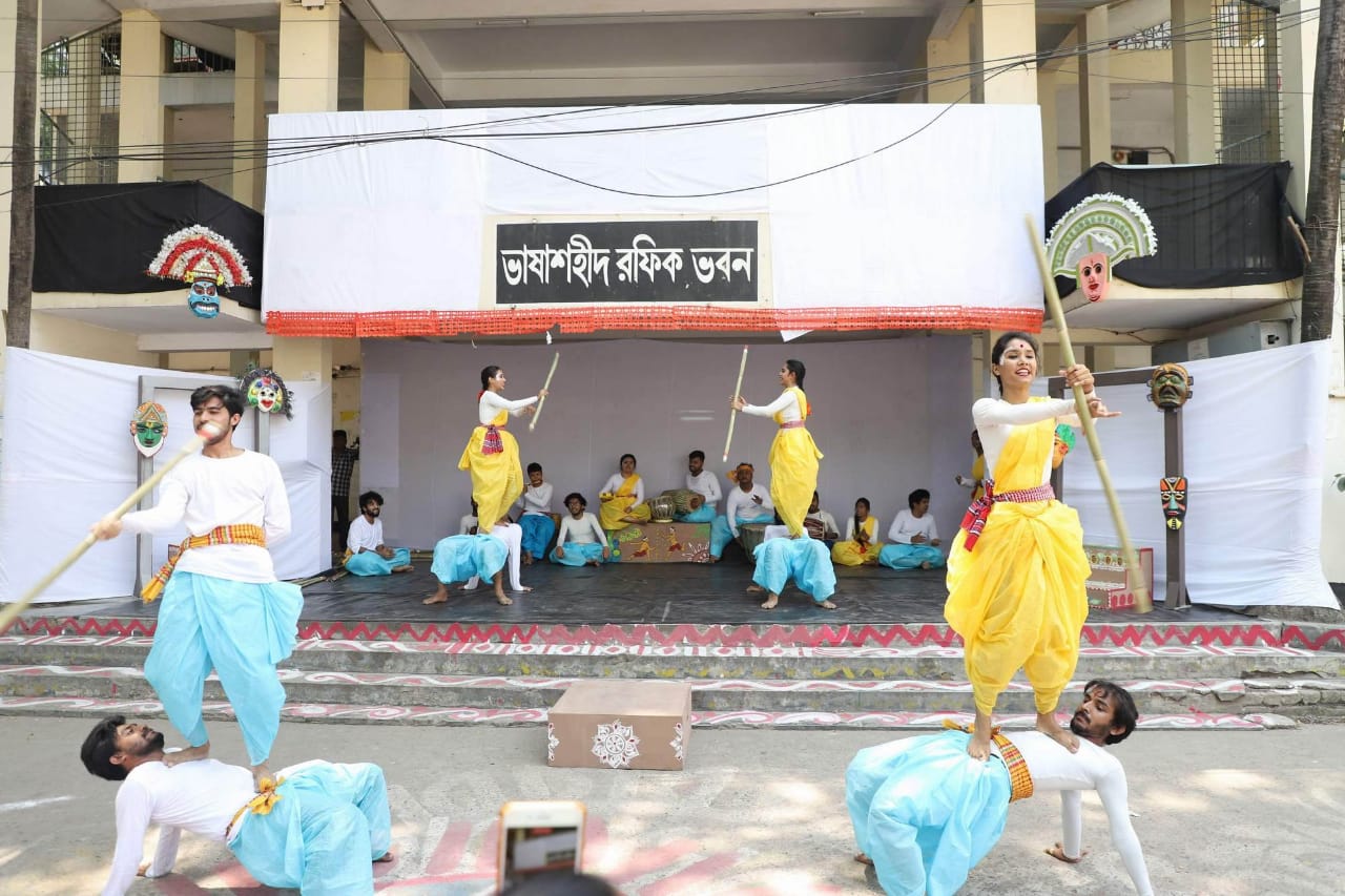 জবিতে ঐতিহ্যবাহী রায়বেঁশে নৃত্য