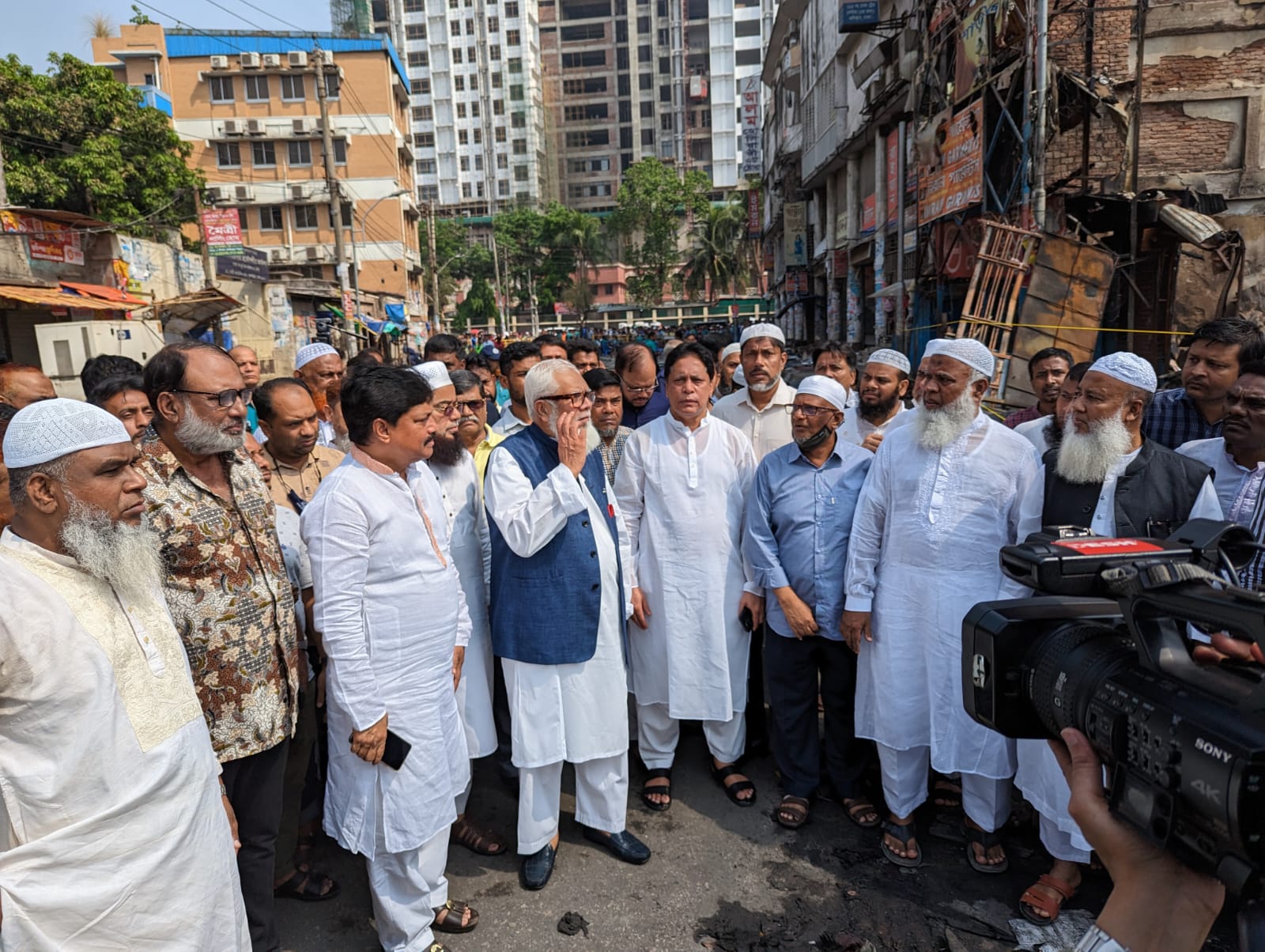 অস্থায়ীভাবে ঈদের আগেই খোলা হবে বঙ্গবাজার