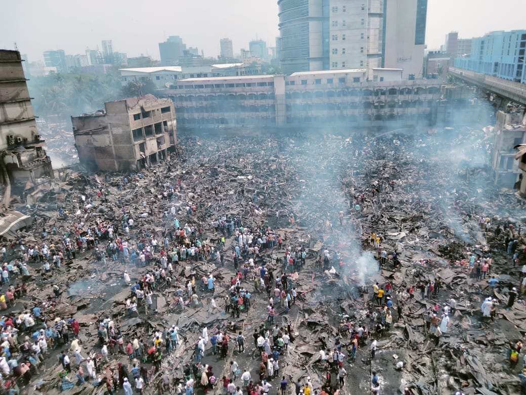 স্বপ্ন হলো ছাই, ভোরের কাগজের ছবিতে বঙ্গবাজার অগ্নিকাণ্ড