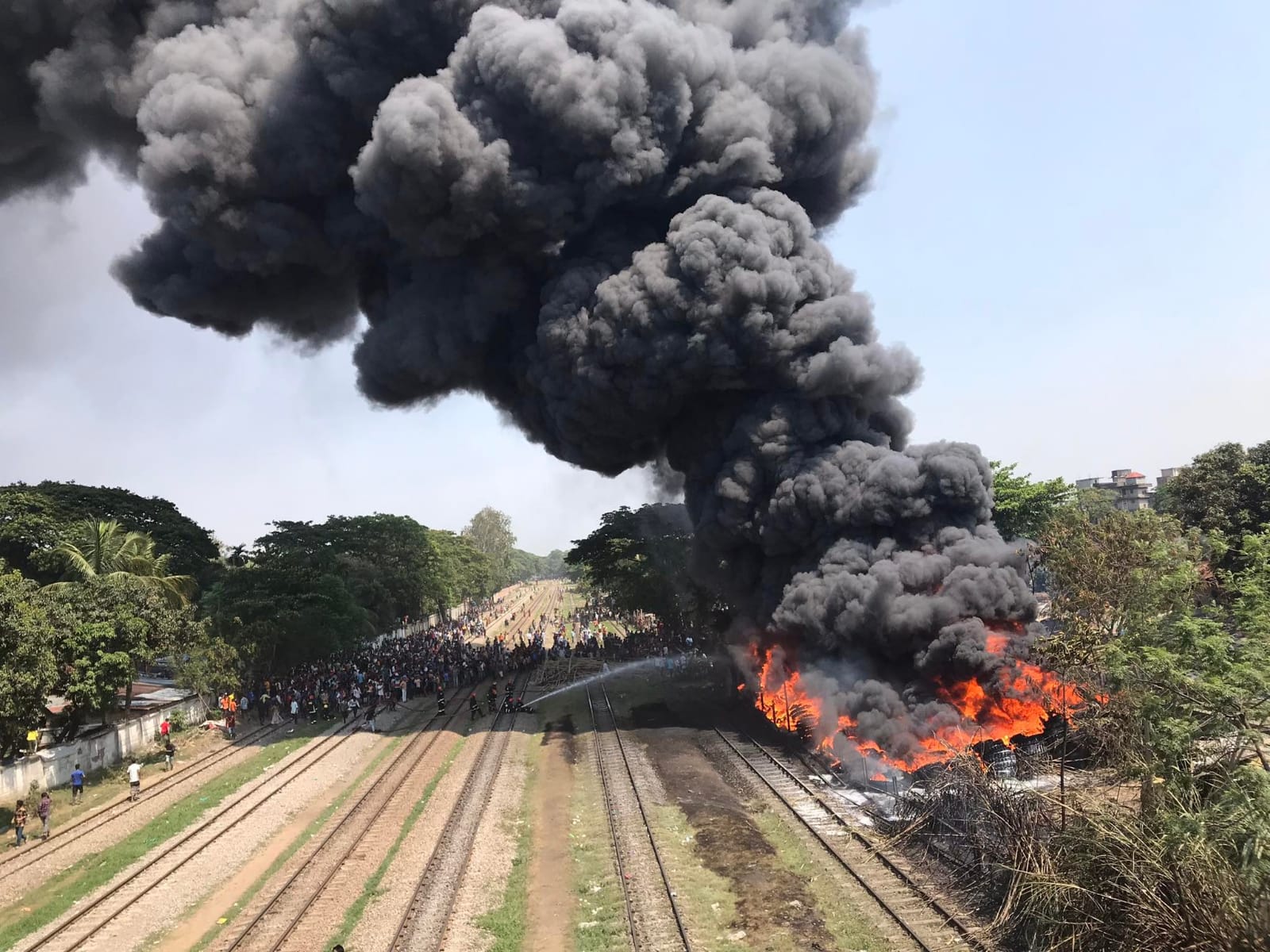 চট্টগ্রামে টায়ারের গুদামে আগুন নিয়ন্ত্রণে, ট্রেন চলাচল স্বাভাবিক