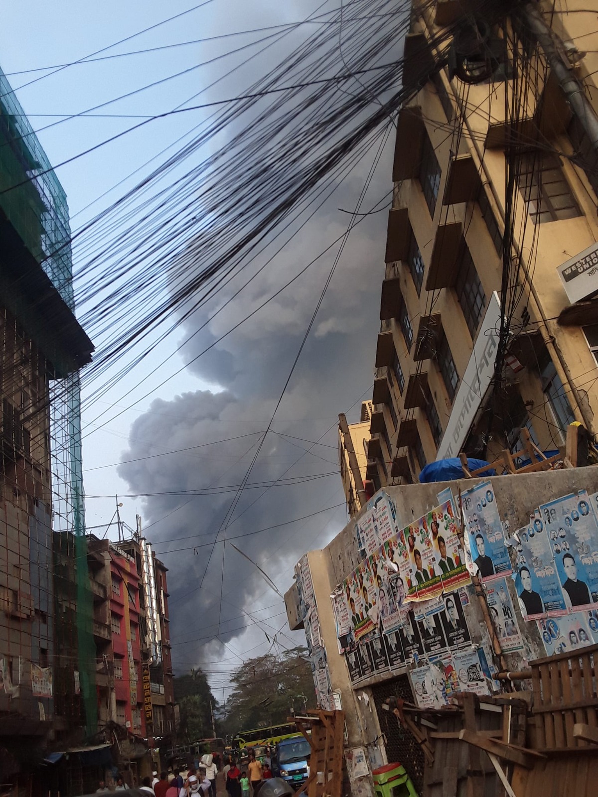স্বপ্ন হলো ছাই, ভোরের কাগজের ছবিতে বঙ্গবাজার অগ্নিকাণ্ড