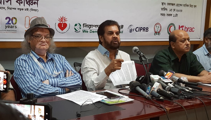 নিরাপদ সড়কের জন্য নতুন আইনের দাবি