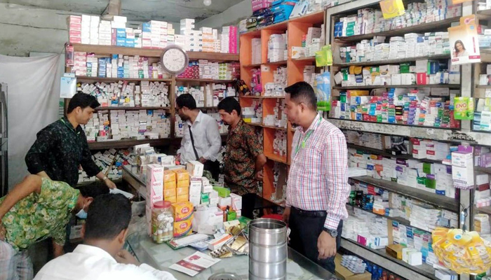 মিরসরাইয়ে ৯ ফার্মেসি মালিককে জেল-জরিমানা